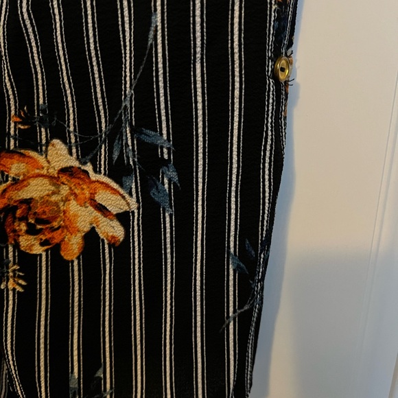 Column style dress- stripes and floral pattern, includes belt - Picture 5 of 6